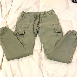 Army color cargo pants